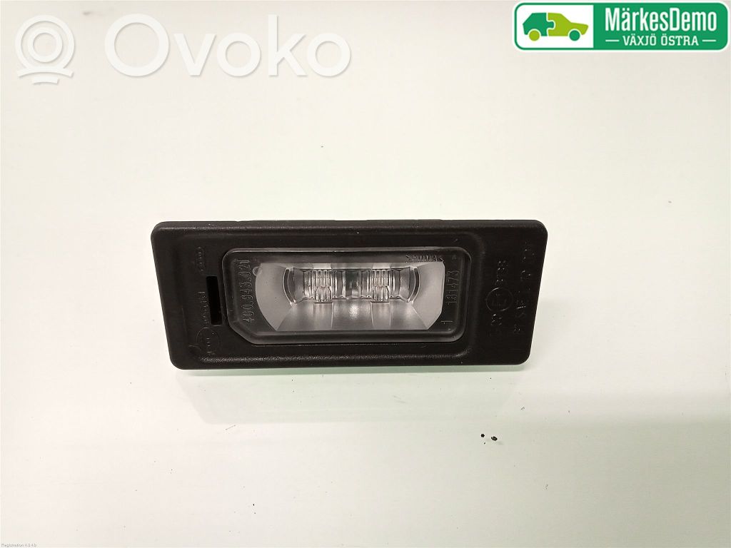 Audi A5 8T 8F Lampa oświetlenia tylnej tablicy rejestracyjnej 