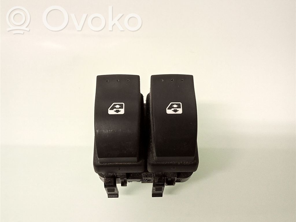 Opel Vivaro Electric window control switch 