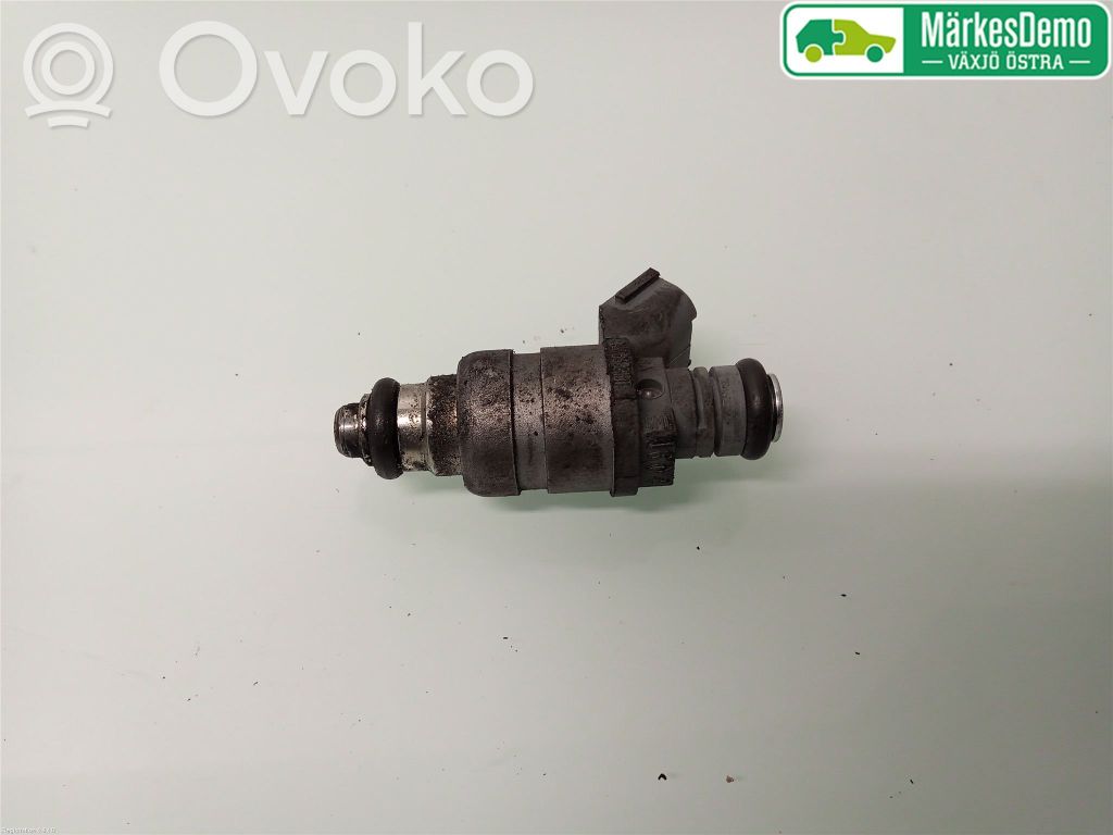 Volkswagen Golf V Inyector de combustible 
