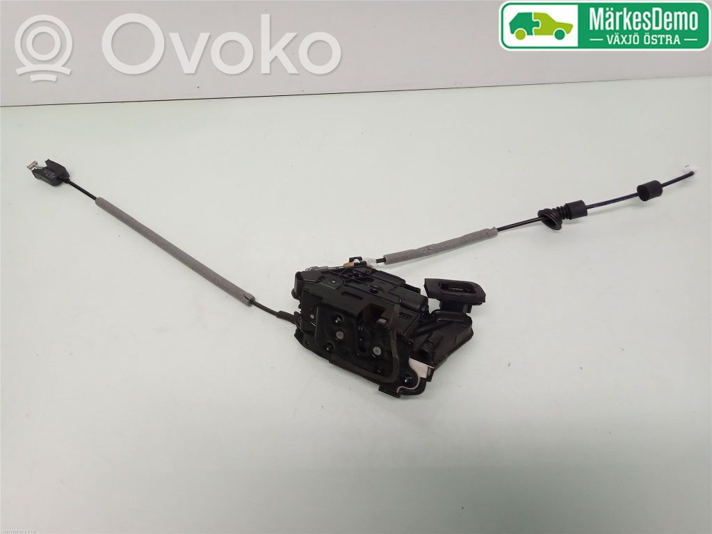 Priekšpusē slēdzene   5TB837016D,5TB837016D,5TB837016D