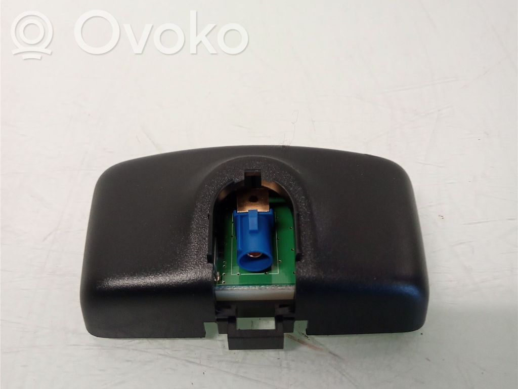 Ford Kuga II Radio antenna 