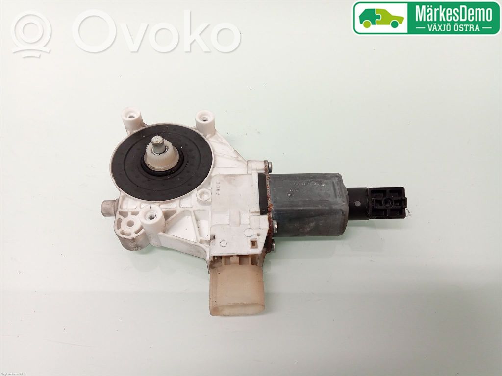BMW 2 F22 F23 Front door window regulator motor 