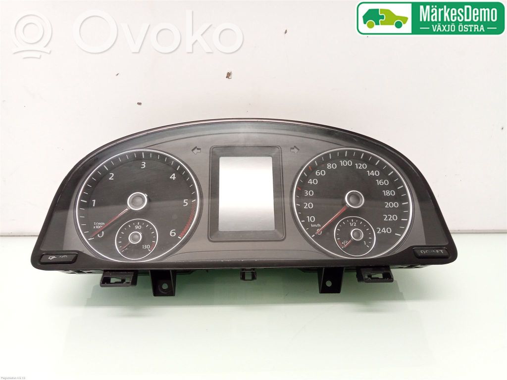 Volkswagen Caddy Speedometer (instrument cluster) 