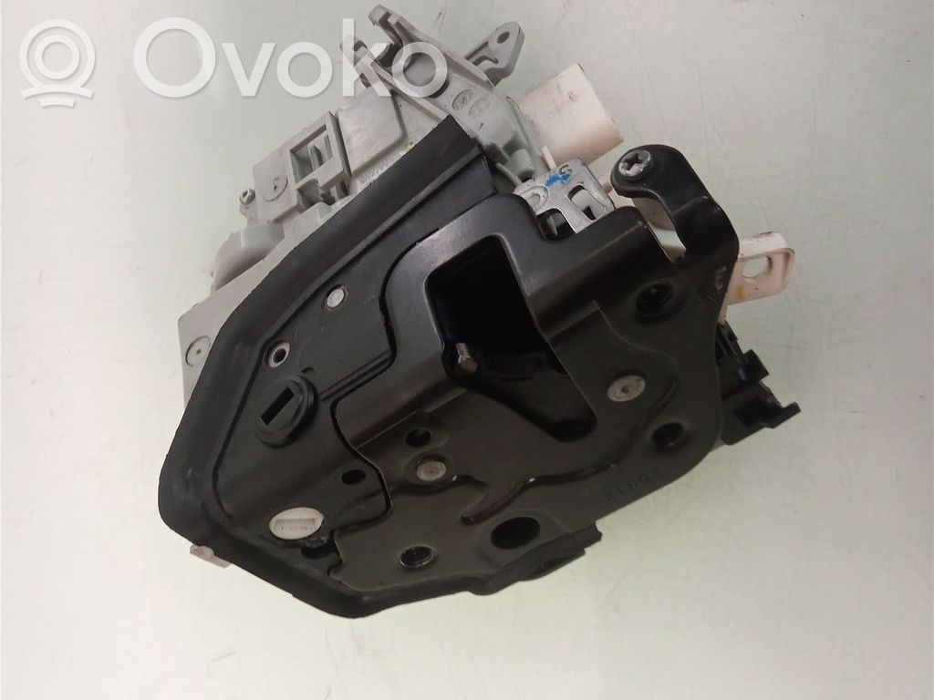 Audi A4 S4 B8 8K Aizmugurē slēdzene 