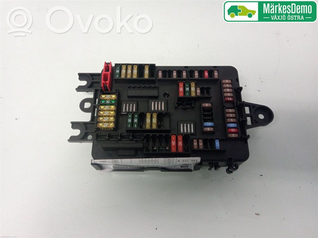 BMW 3 GT F34 Ramka / Moduł bezpieczników 