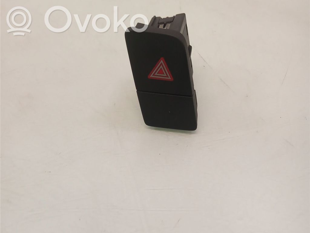 Audi Q3 8U Botón interruptor de luz de peligro 