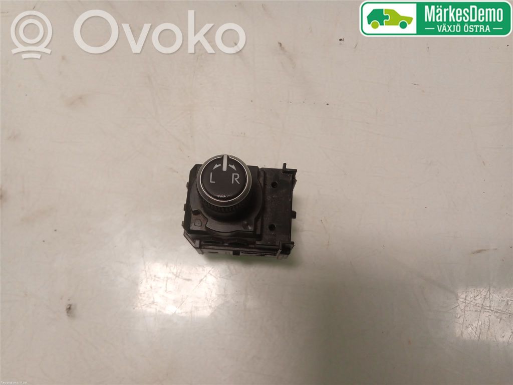 Toyota Corolla E210 E21 Sivupeilin kytkin 