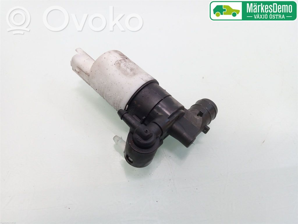 Windscreen/windshield washer pump   643475