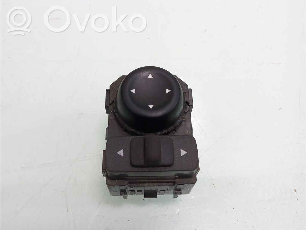 Renault Master III Wing mirror switch 
