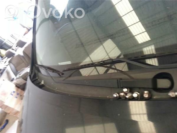 Front wiper blade arm