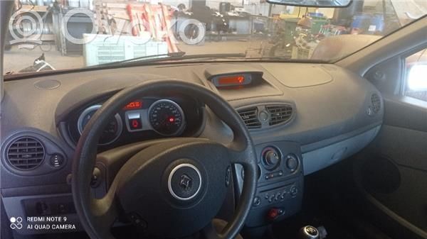 Renault Clio III Panelis 