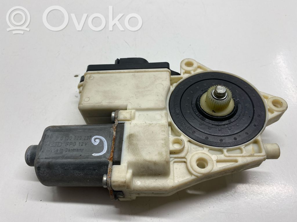 BMW X3 E83 Moteur de lève-vitre de porte arrière 