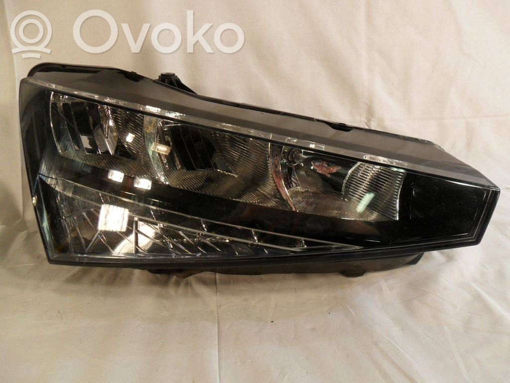 Skoda Scala Lampa przednia 