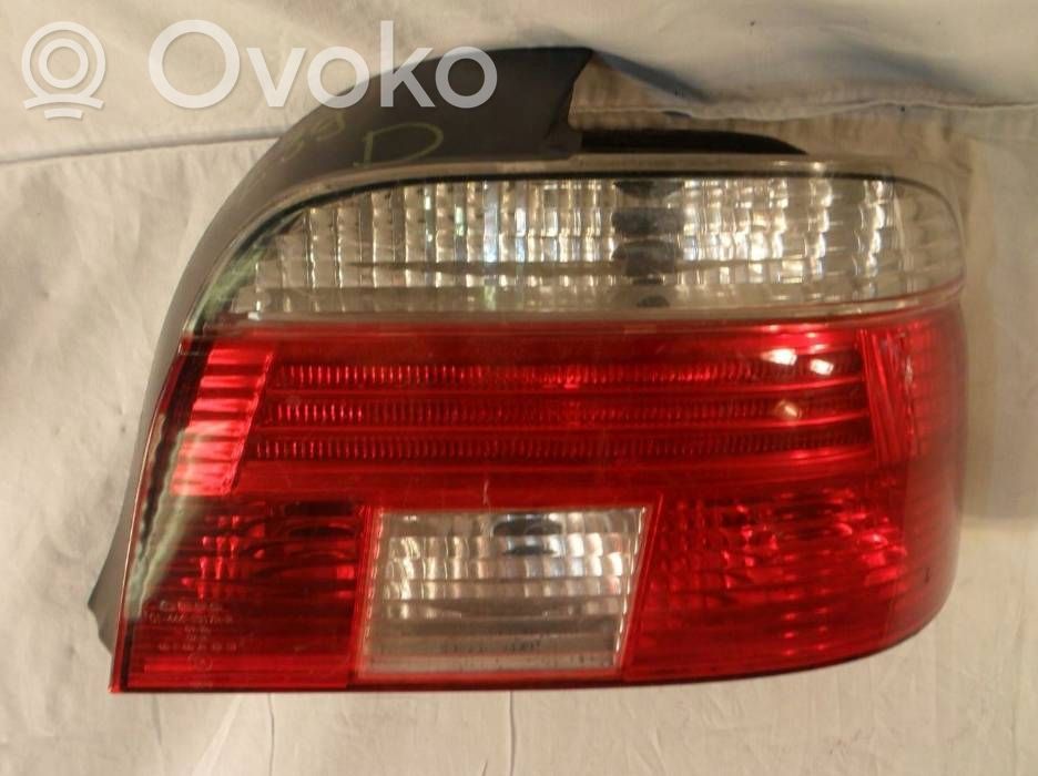 Rear/tail lights   A01129408