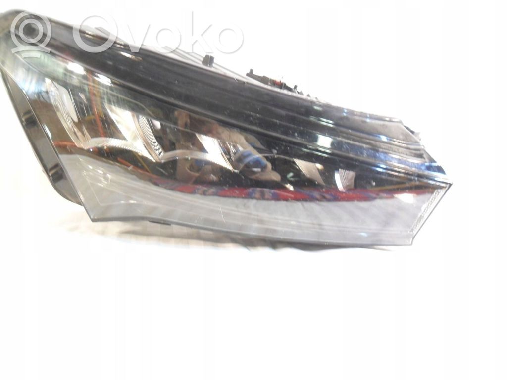Skoda Enyaq iV Headlight/headlamp 