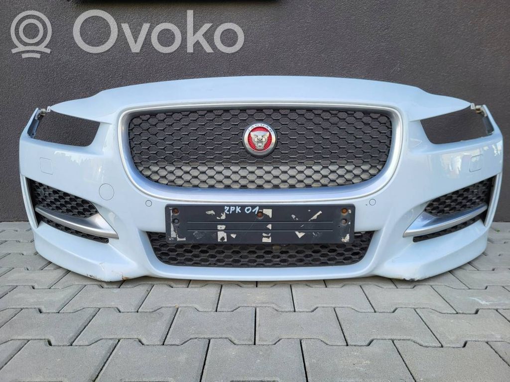 Jaguar XE Parachoques delantero 