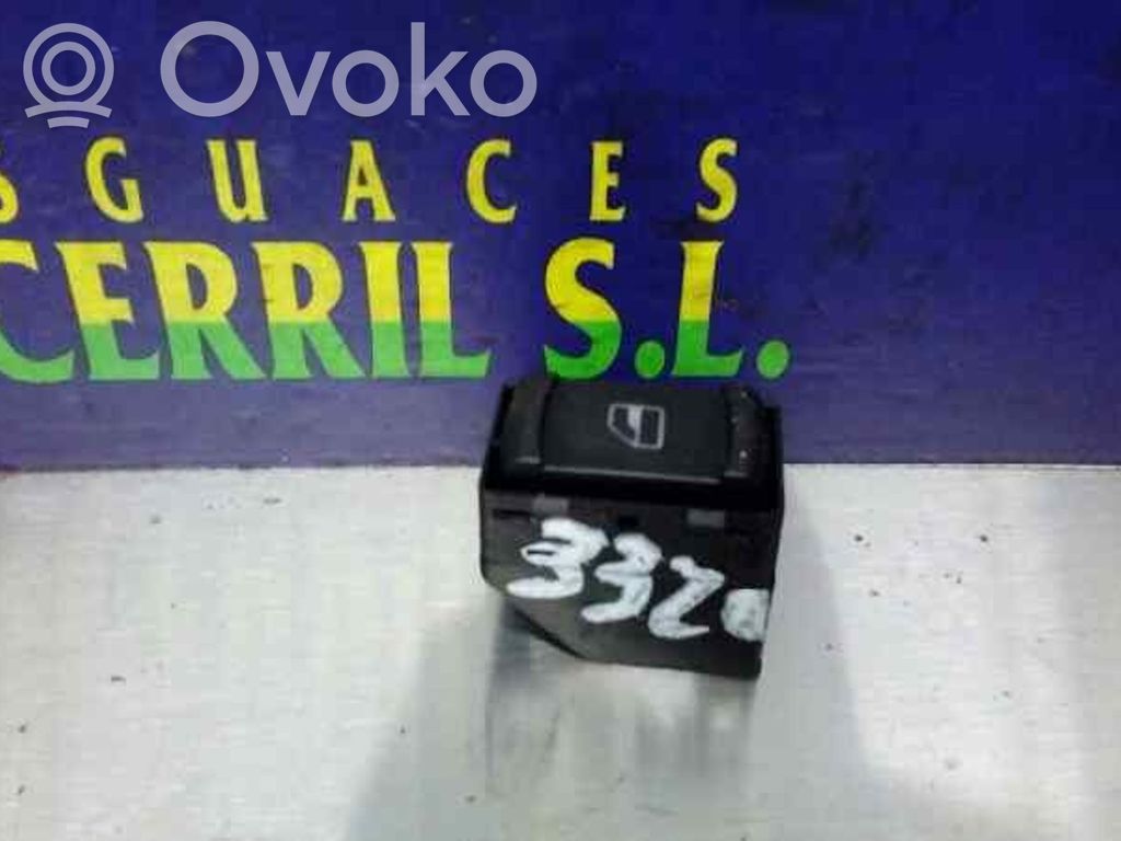 Volkswagen Passat Alltrack Electric window control switch 