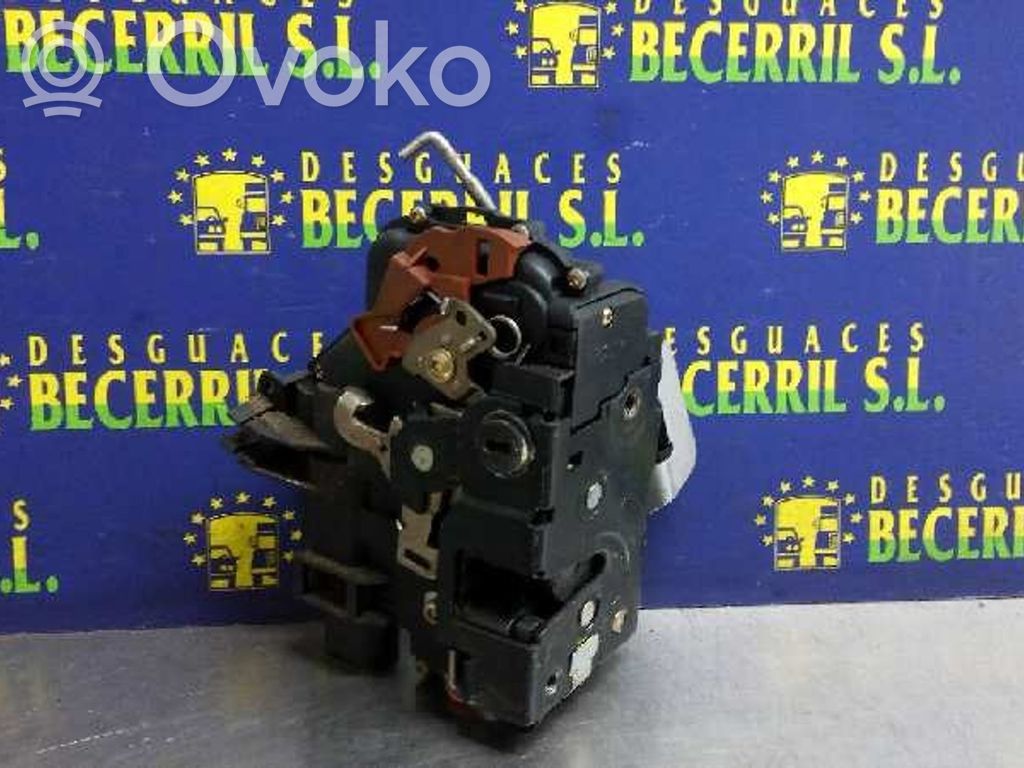 Cerradura de puerta trasera   8E0839016C
