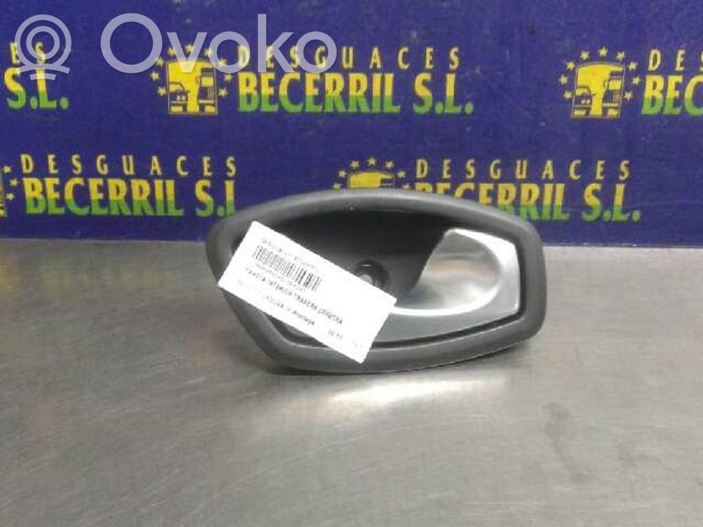 Manecilla interna puerta trasera   806700005R
