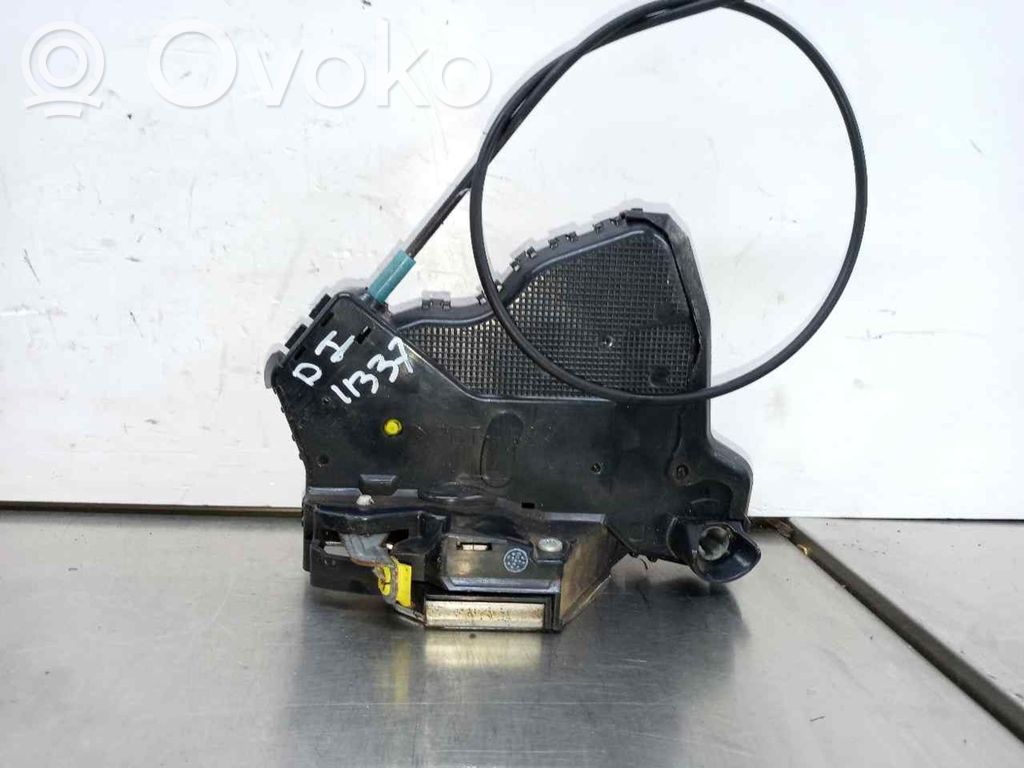 Cerradura de puerta delantera