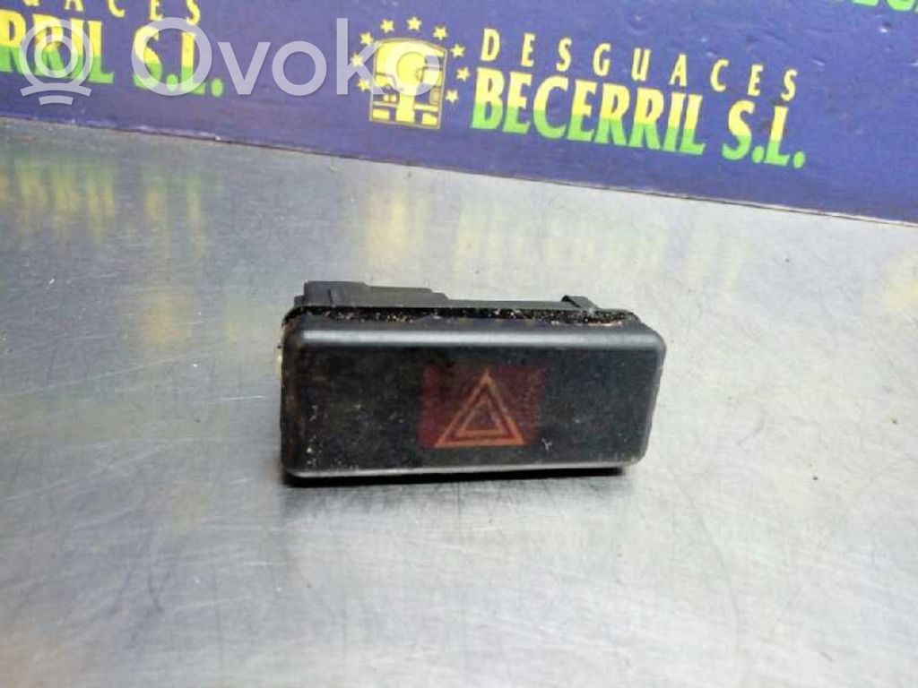 Botón interruptor de luz de peligro