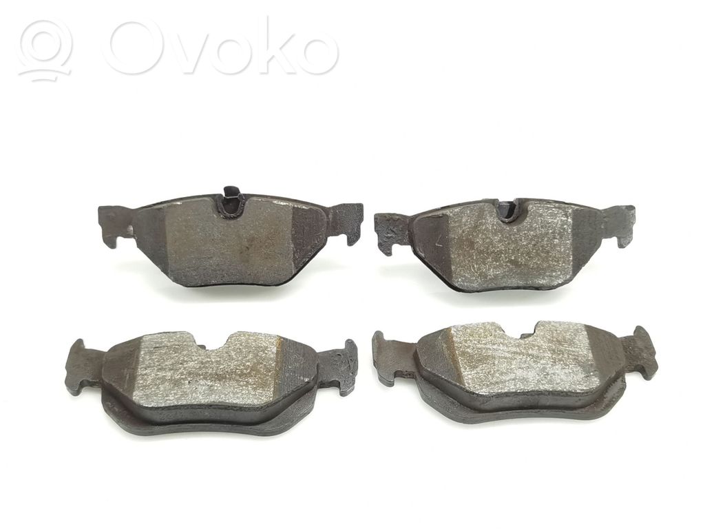 Brake pads (rear)
