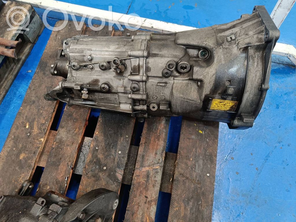 Manual 5 speed gearbox   204D4