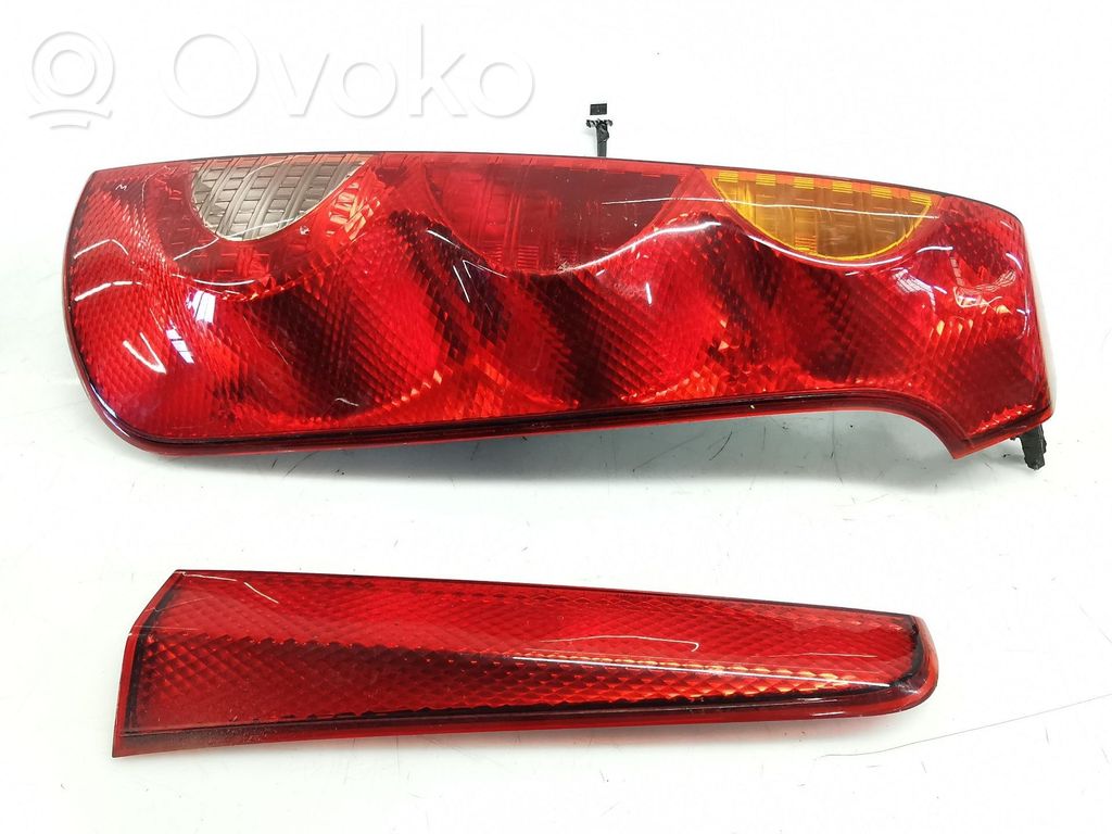Nissan Note (E11) Rear/tail lights 