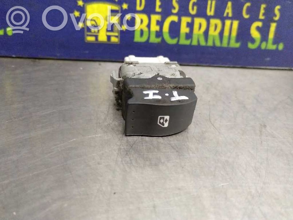 Renault Megane II Interrupteur commade lève-vitre 