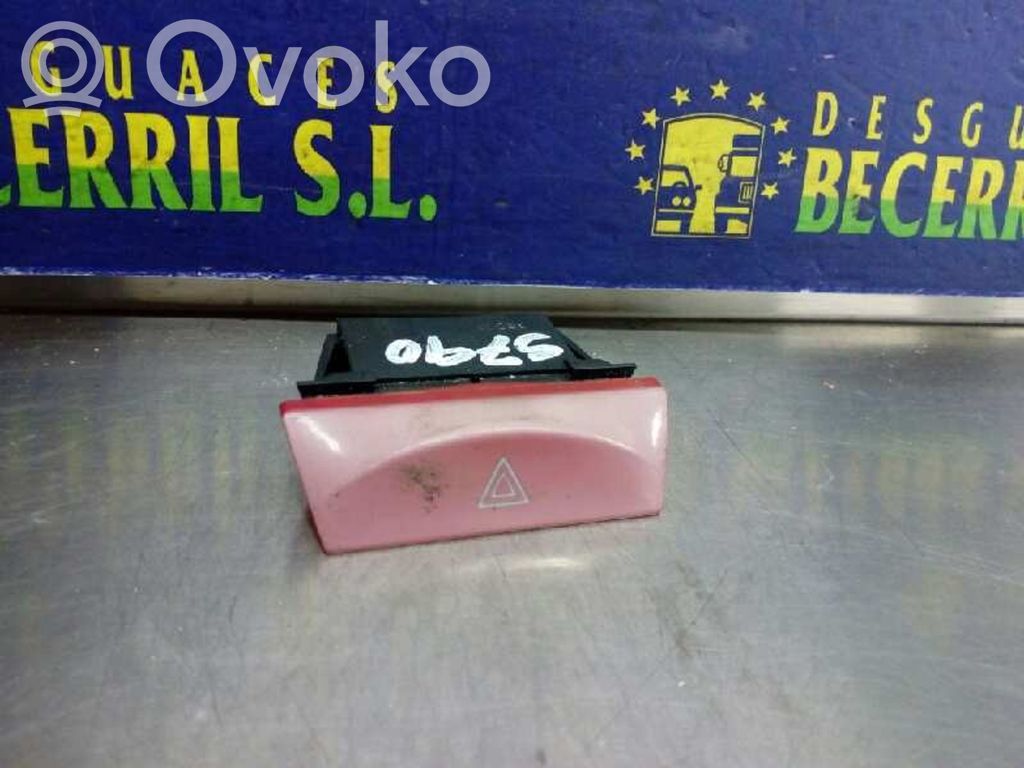 Botón interruptor de luz de peligro
