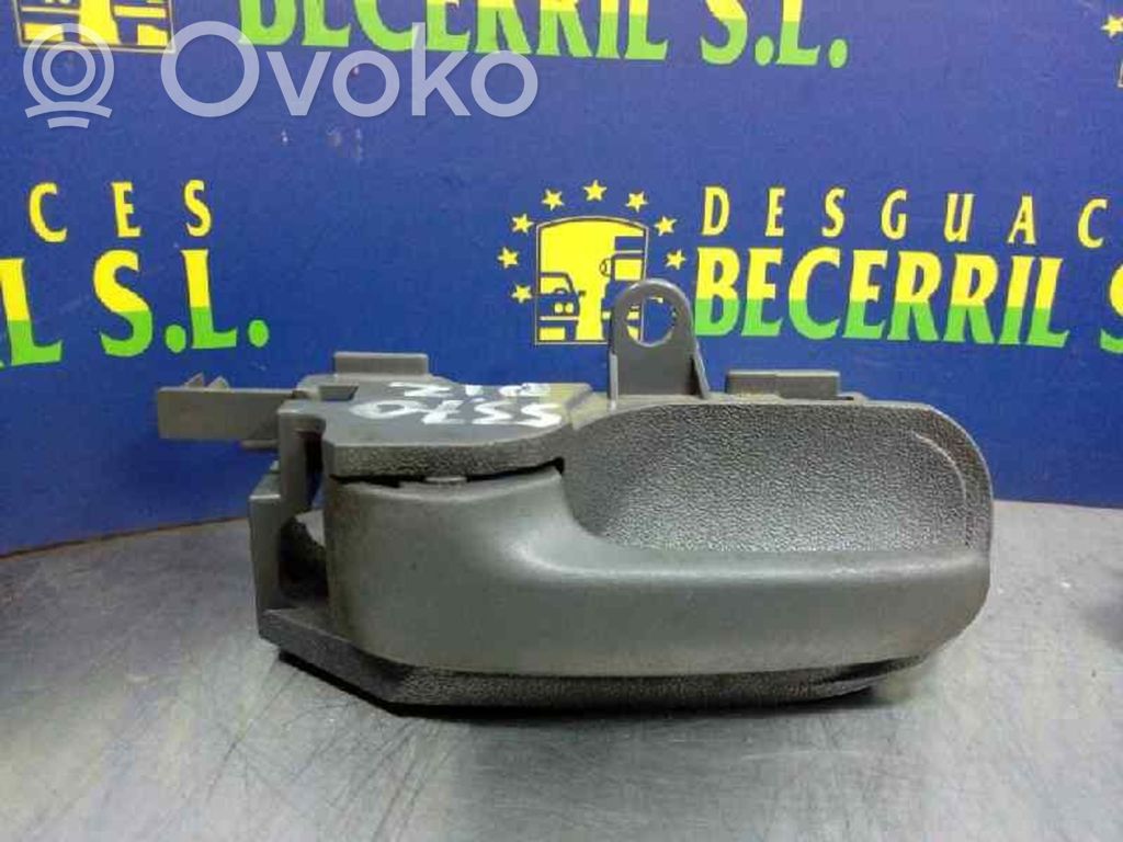 Manecilla interna puerta delantera