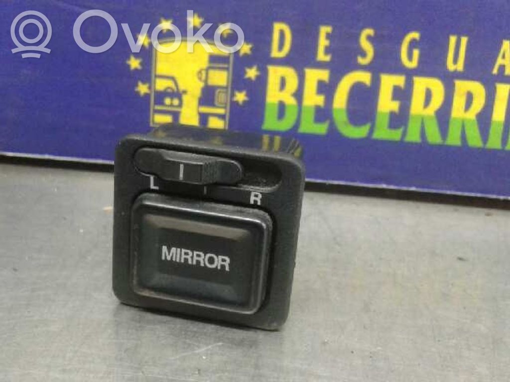 Wing mirror switch