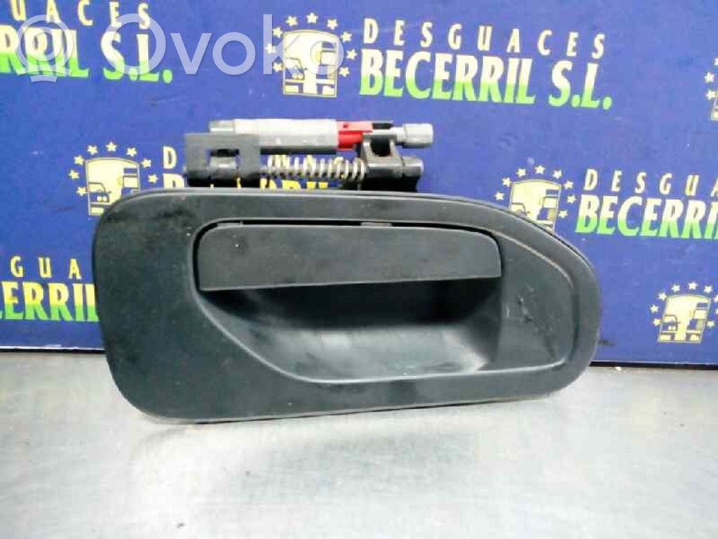 Manecilla externa puerta delantera