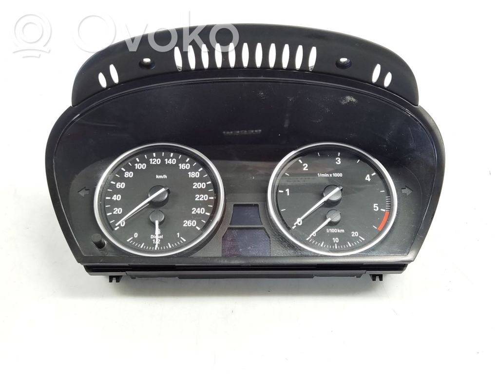 Geschwindigkeitsmesser Cockpit   110080213938