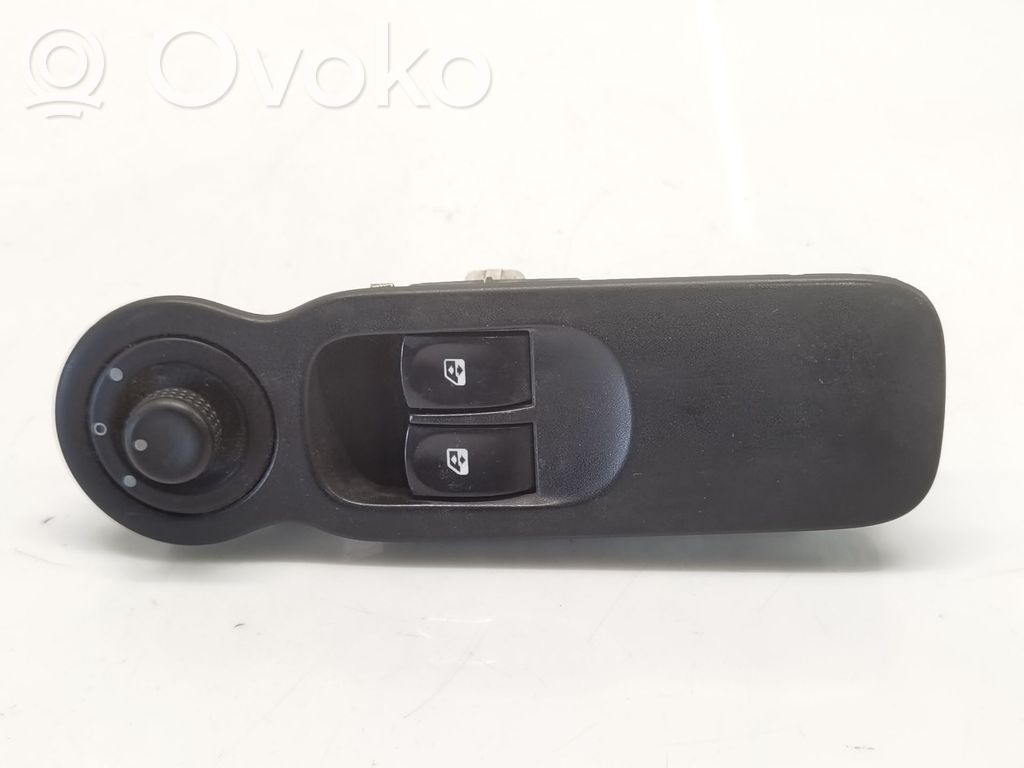 Interruptor del elevalunas eléctrico   8200277630
