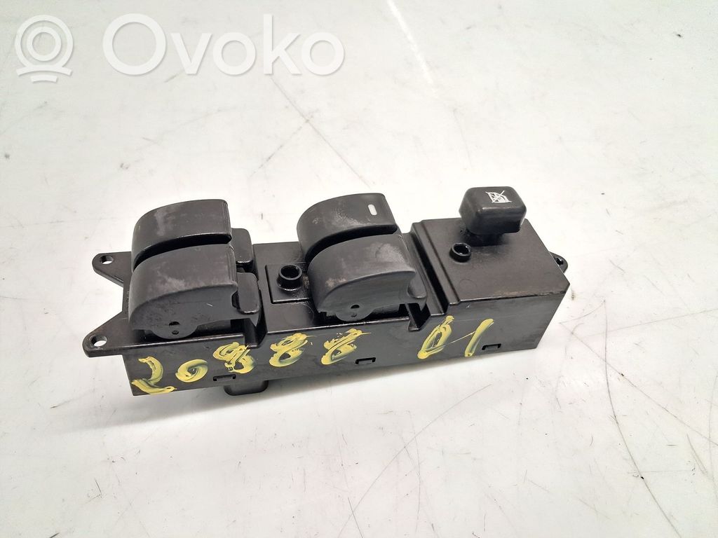 Electric window control switch   MR587952
