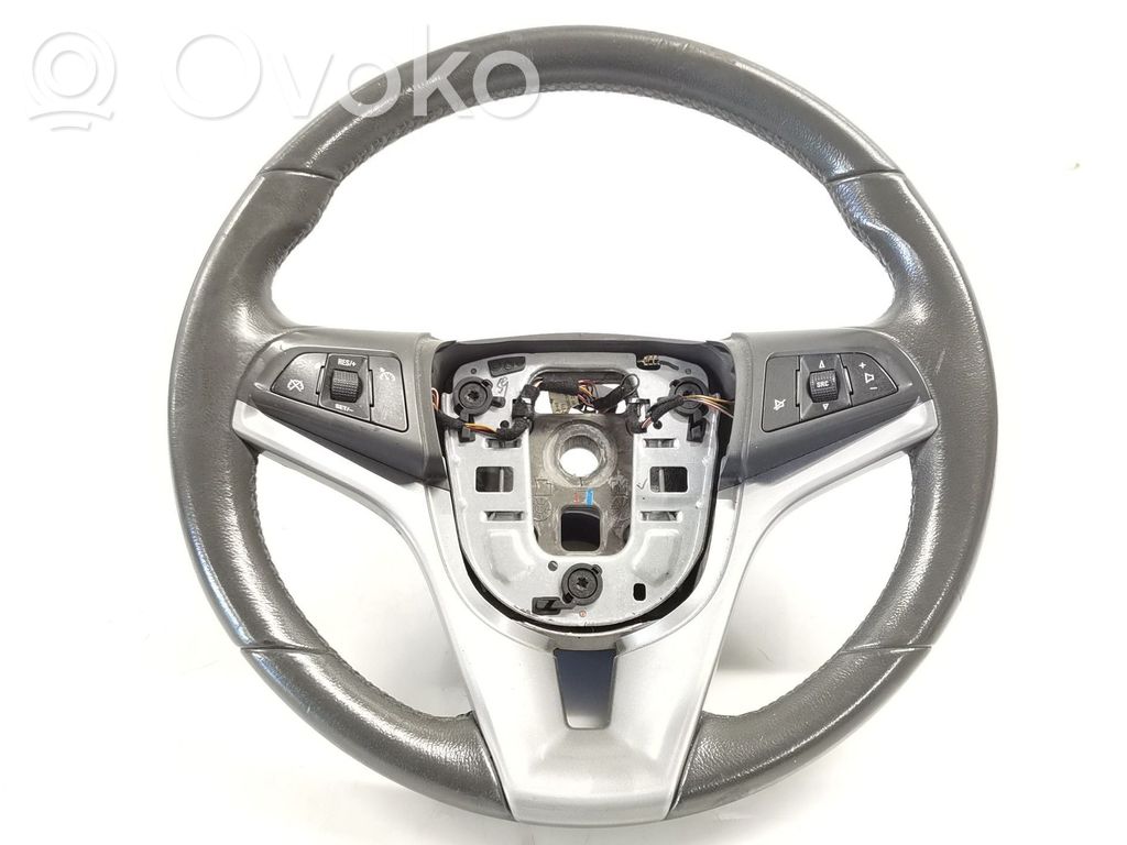 Chevrolet Cruze Ohjauspyörä 
