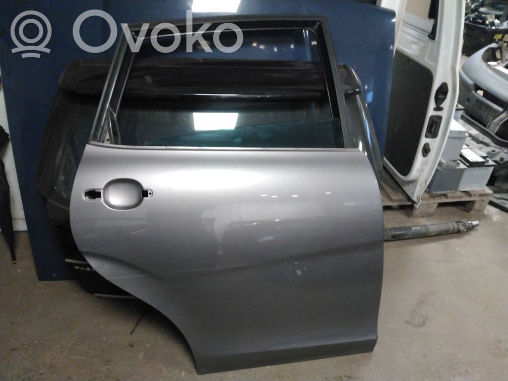 Puerta trasera   5P0833056