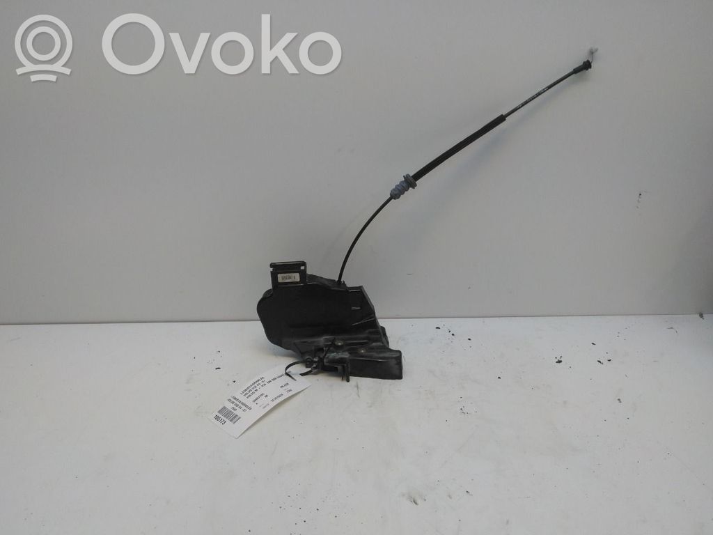 Priekšpusē slēdzene   30699786