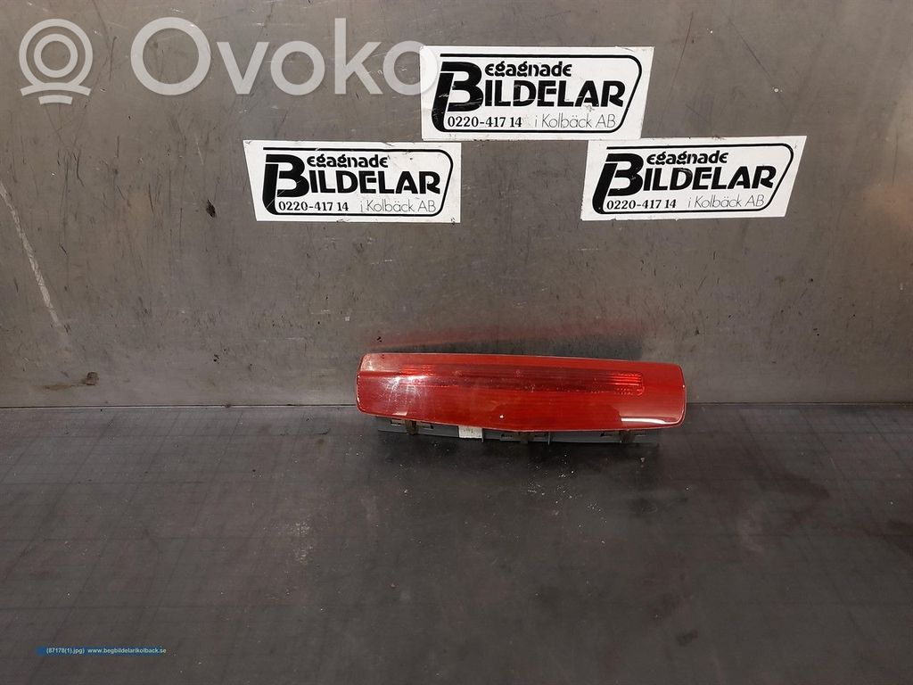 Opel Astra H Trzecie światło stop 