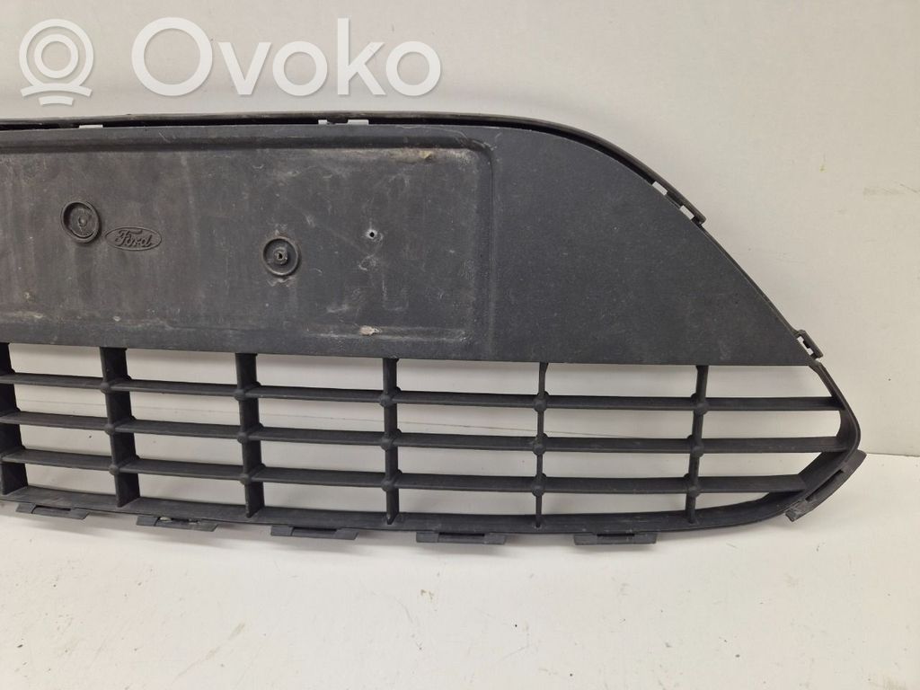 Ford Focus Front bumper upper radiator grill 