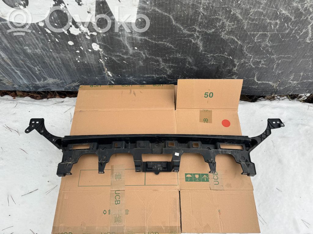 Rear bumper mounting bracket   68229231AD