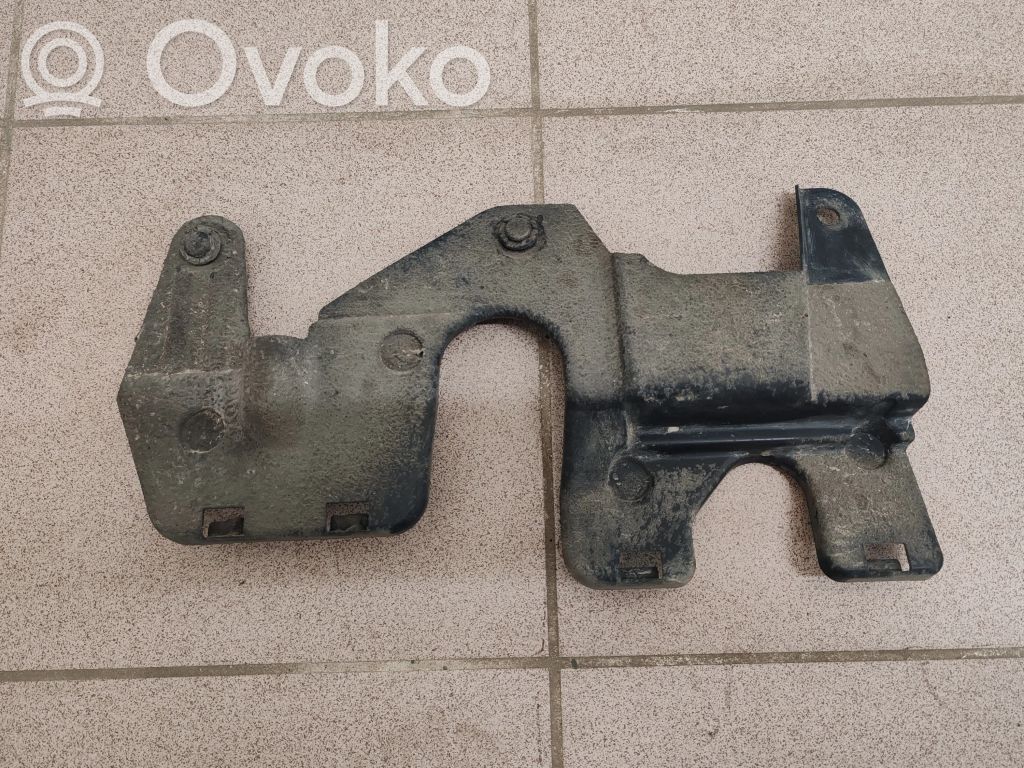 Subaru Legacy Front underbody cover/under tray 