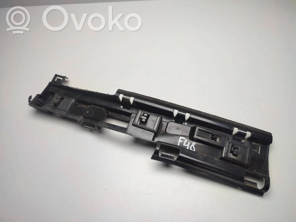 BMW X1 F48 F49 Ślizg listwy progowej 