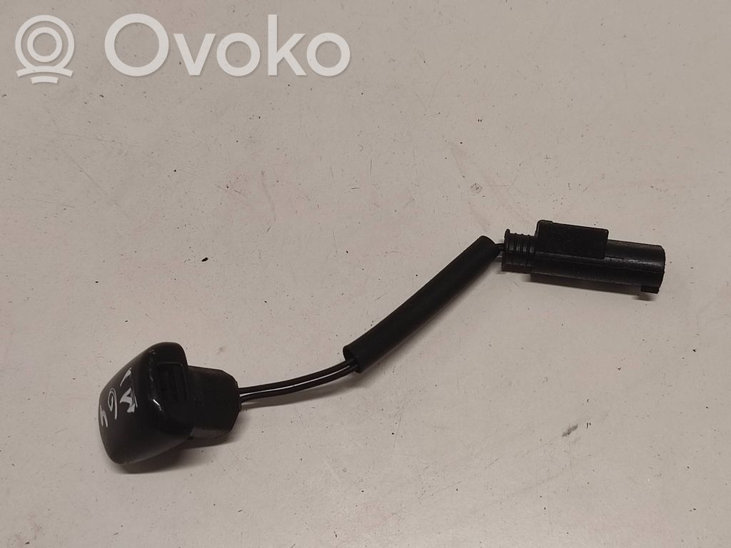 BMW 6 E63 E64 Windshield washer spray nozzle 