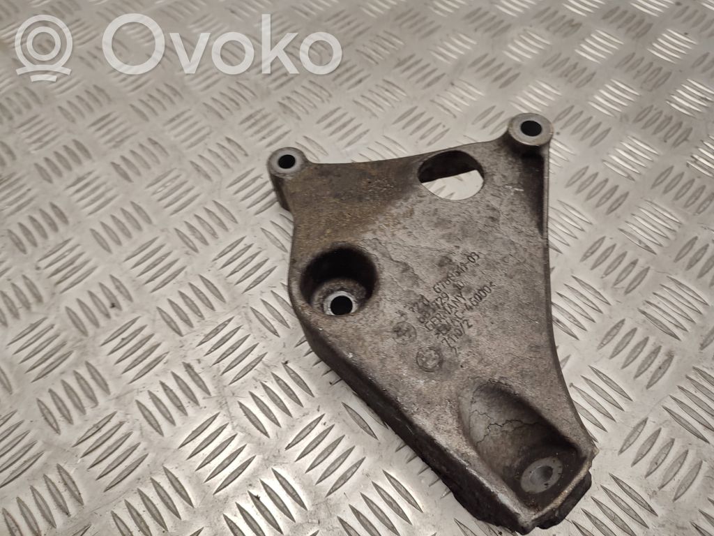 BMW 3 GT F34 Engine mounting bracket 