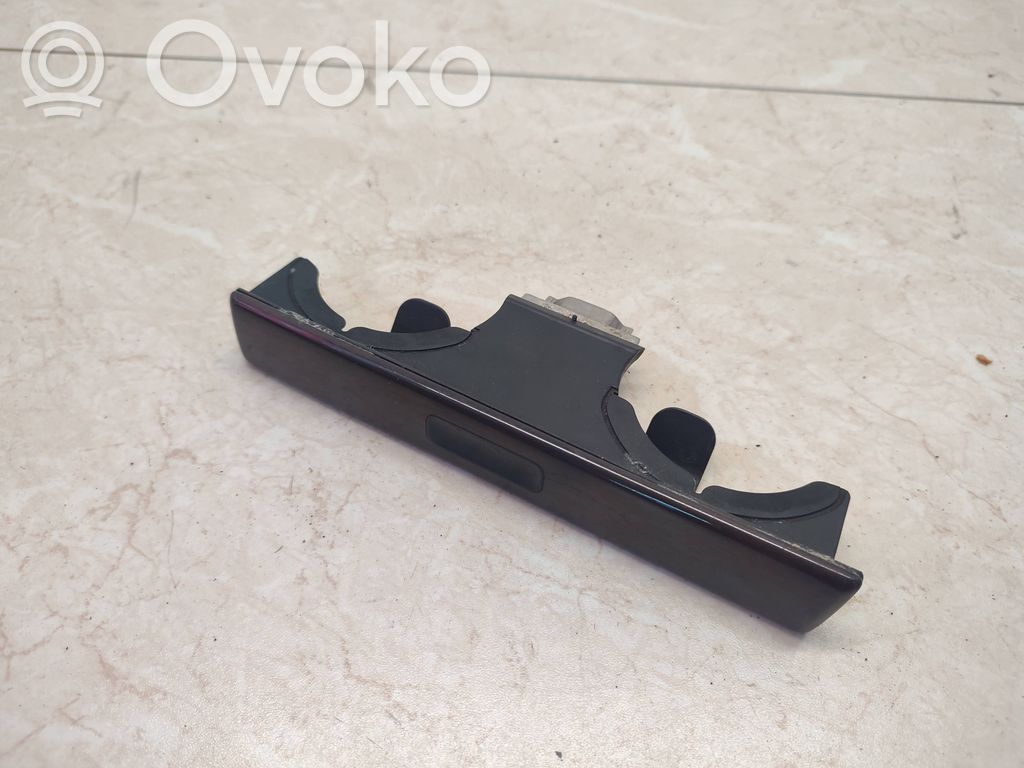 Cup holder   8168103,51168163003