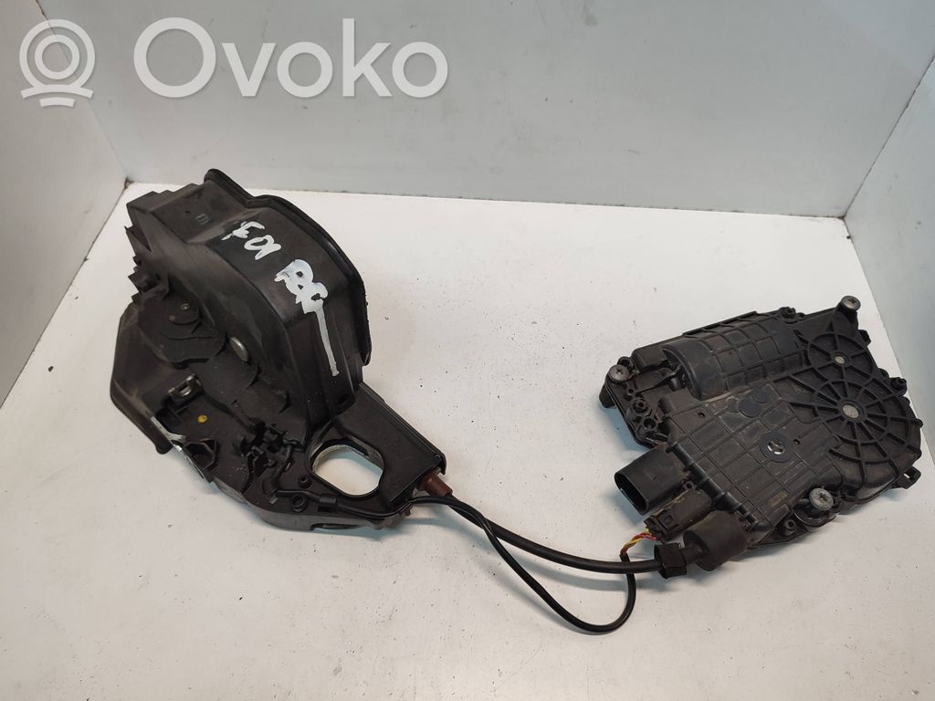 BMW 7 F01 F02 F03 F04 Zamek drzwi tylnych 