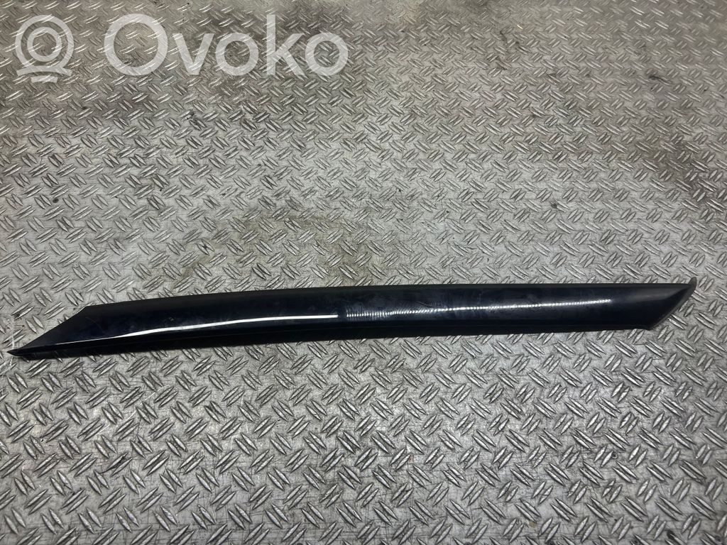Ford Explorer VI Windshield trim 