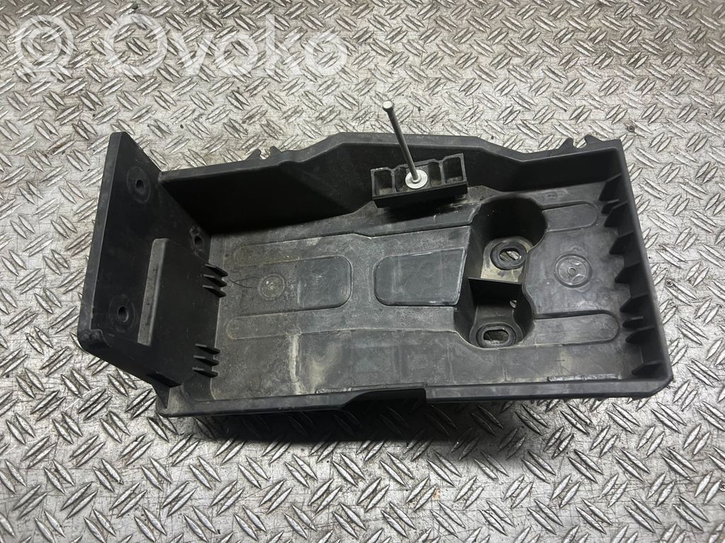 Ford Explorer VI Akun alusta 